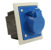 GNIAZDO TABLICOWE Z PUSZKĄ I RAMKĄ TWIST 16A 3P 230V 80x97MM NIEBIESKIE KOŁNIERZ JASNO SZARY - PCE - 413-6pkr