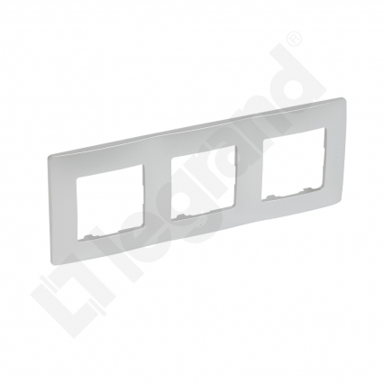 RAMKA POTRÓJNA ALUMINIUM NILOE. - LEGRAND - 397043