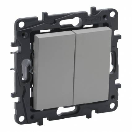 ŁĄCZNIK ŚWIECZNIKOWY ZACISKI AUTOMATYCZNE 10AX ALUMINIUM NILOE STEP - LEGRAND - 863305