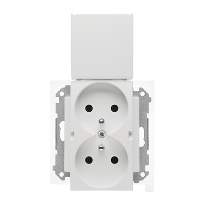 Gniazdo wtyczkowe podwójne do wersji IP44 z uszczelką (moduł) 16 A, 250 V~, szybkozłącza. Klapka w kolorze pokrywy; Jasnoszary mat Simon 55 - KONTAKT SIMON - TGZ2BMCZ.01/114